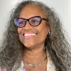 Meet your Posher, Roxanne